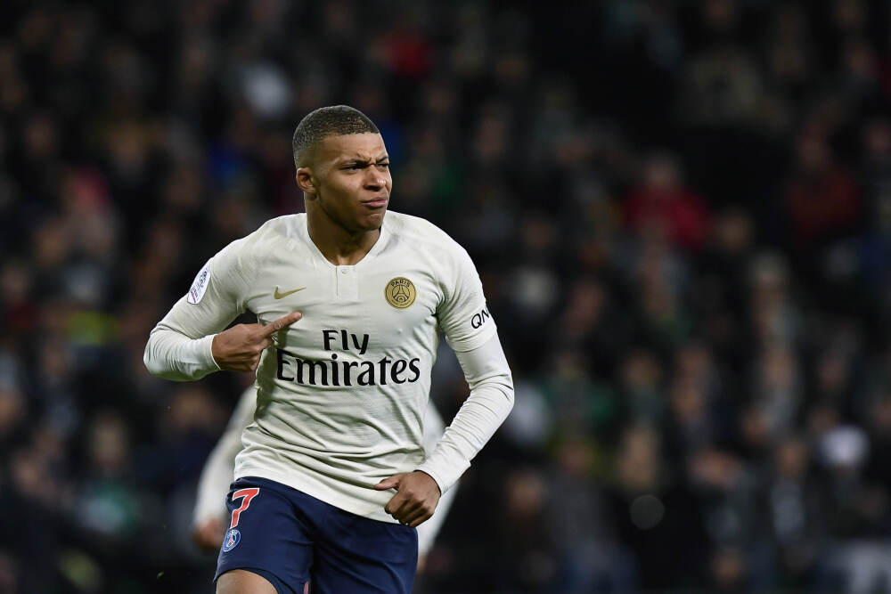 伦敦金属交易所三个月期镍上涨6.5%